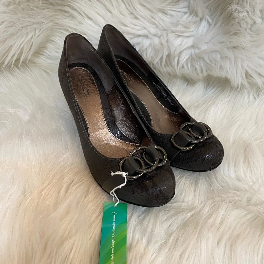 Solesenseability Pumps NWT - Picture 2 of 7
